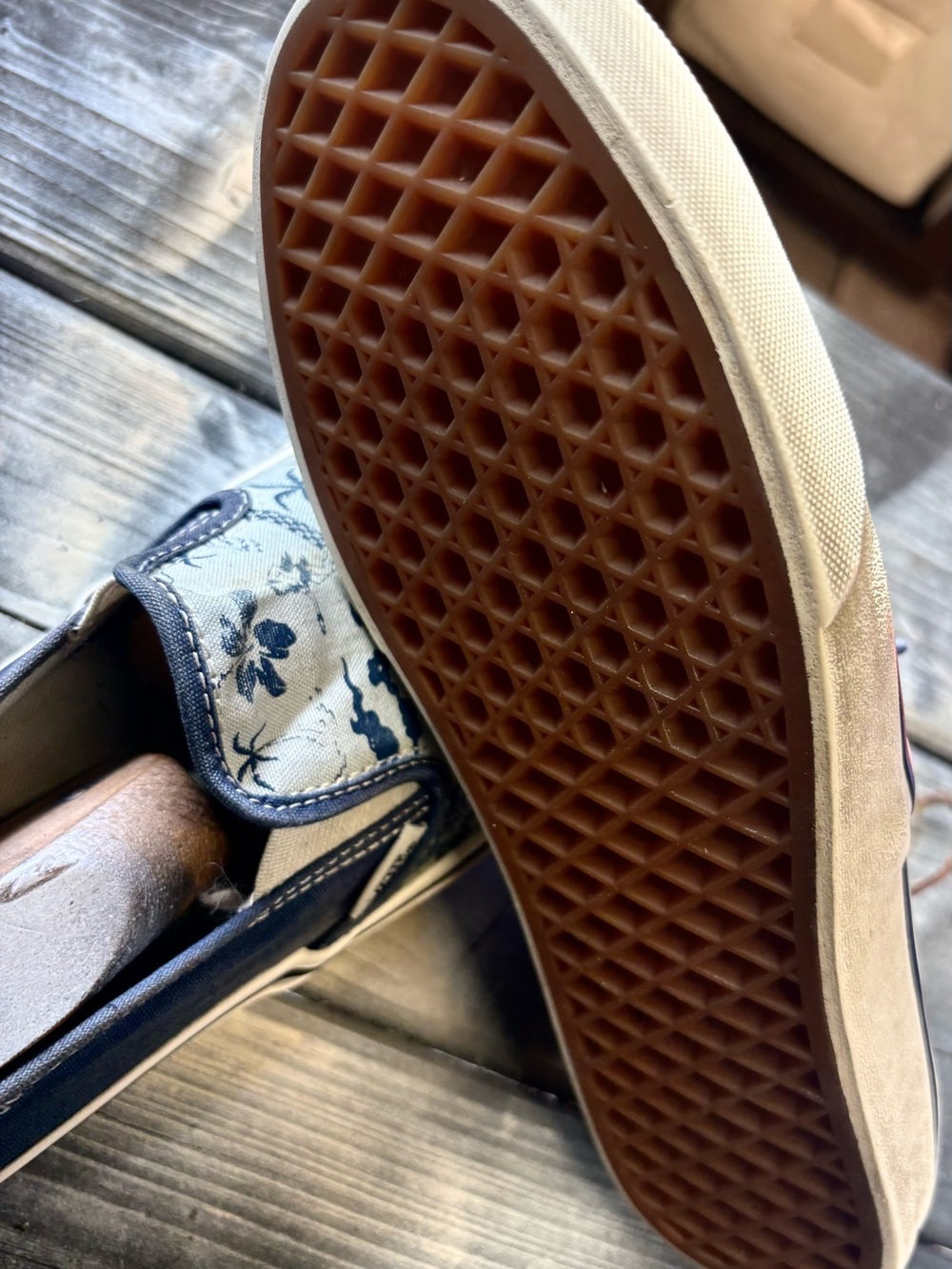 Vans slip on sneakers with blue and white oriental-style print Womens 10 - Picture 5 of 8